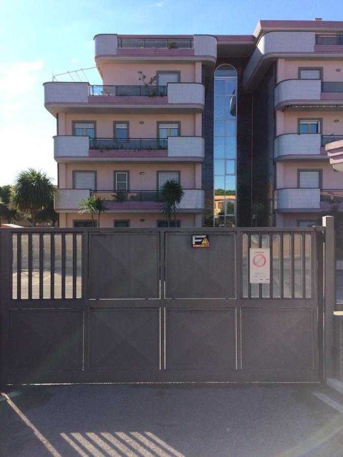 Appartamento Victoria Con Parcheggio Privato Civitavecchia Zewnętrze zdjęcie